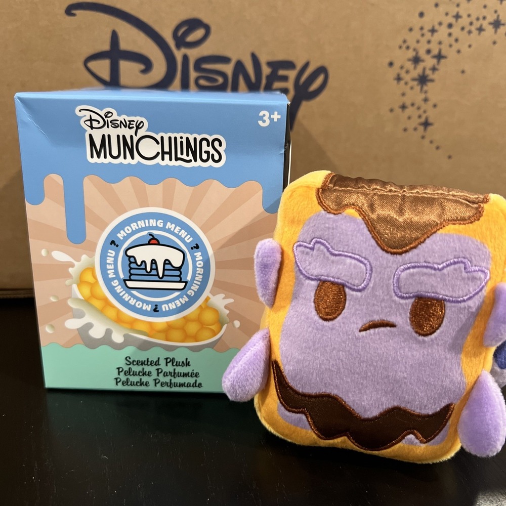 Disney Parks Munchlings Morning Menu- GOLIATH- Berry Breakfast Pastry- NIB!